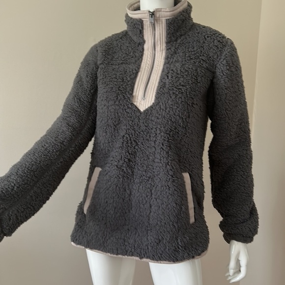 (NWT) Abercrombie & Fitch Grey Super Soft Sherpa Fleece Pullover, Small - Picture 17 of 17